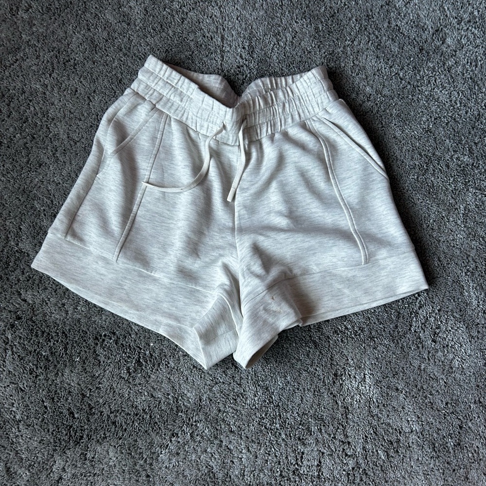 Varley Gray Athletic Shorts Elastic Waistband